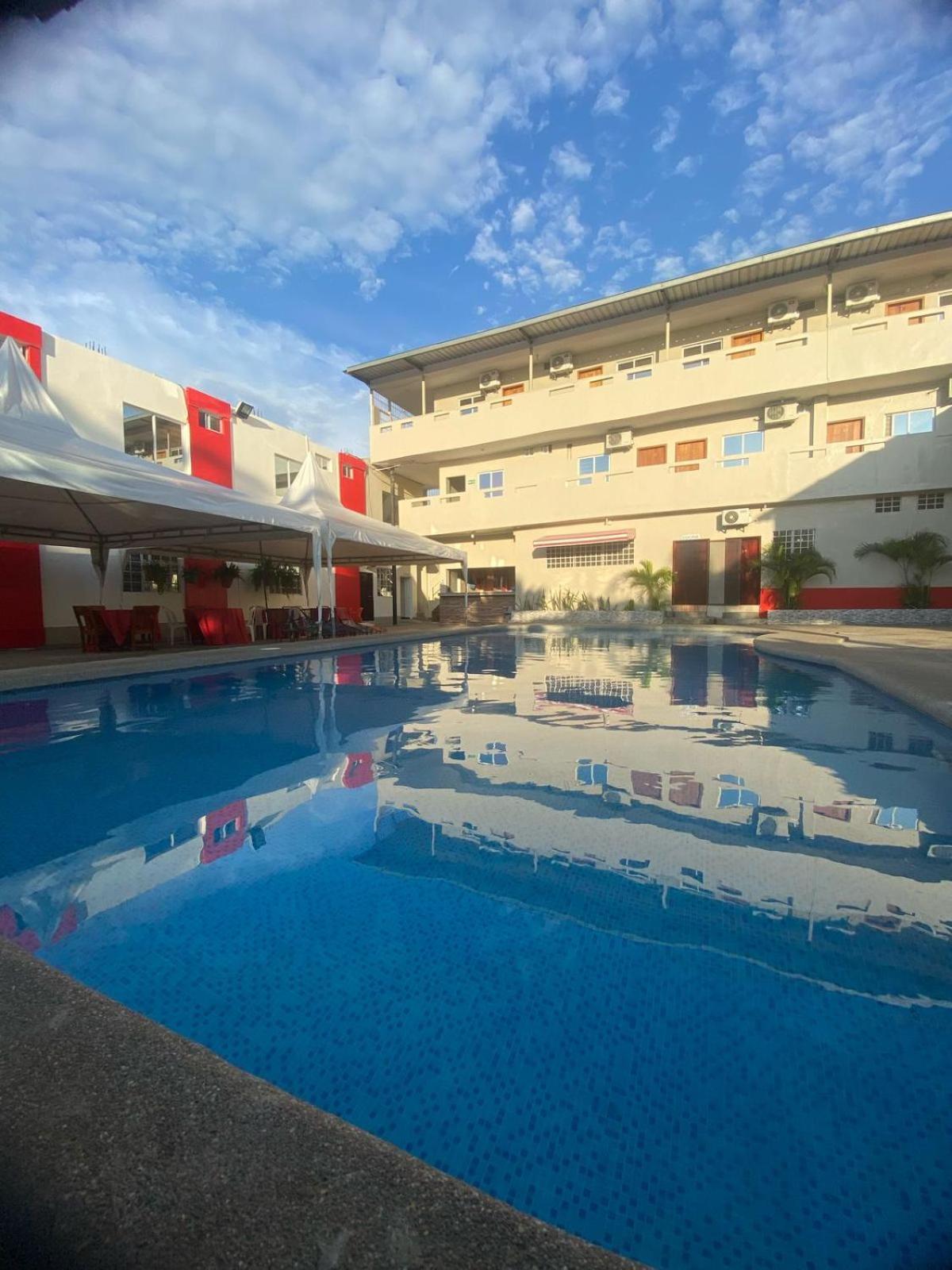 Hotel Pikeiro Blue 만타 외부 사진